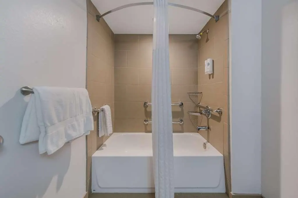Comfort Inn Newport News - Hampton I-64 2*,