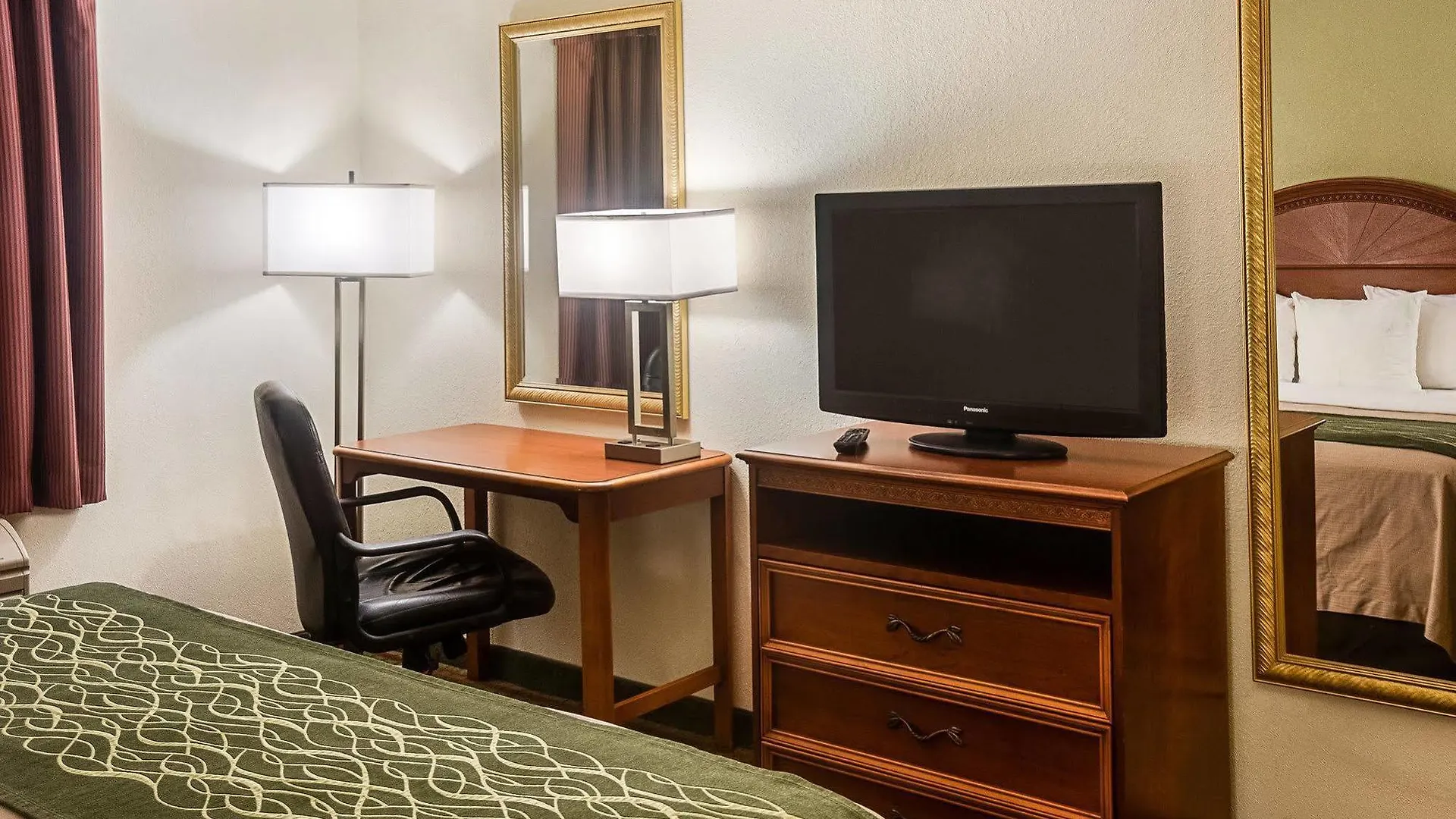 Comfort Inn Newport News - Hampton I-64 2*,